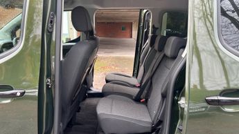 Vauxhall Combo Life Electric 52kWh Ultimate MPV 5dr Electric Auto (7.4kW Charger) (136 ps)