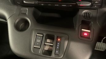 Citroen Berlingo 50kWh Flair XTR M MPV 5dr Electric Auto (7.4kW Charger) (136 ps)