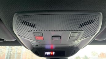 Vauxhall Astra Electric 54kWh Ultimate Hatchback 5dr Electric Auto (156 ps)