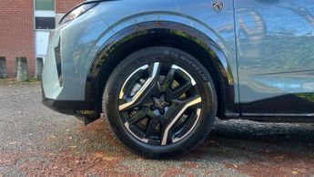 Peugeot 3008 73kWh GT SUV 5dr Electric Auto (210 ps)