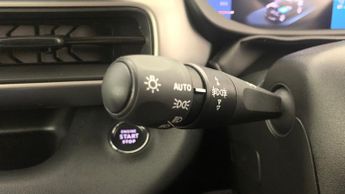 Jeep Avenger 54kWh Summit SUV 5dr Electric Auto (156 ps)