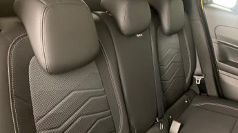 Jeep Avenger 54kWh Summit SUV 5dr Electric Auto (156 ps)