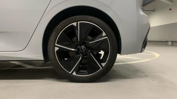 Peugeot 308 54kWh First Edition Auto 5dr