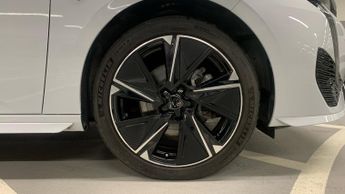 Peugeot 308 54kWh First Edition Auto 5dr