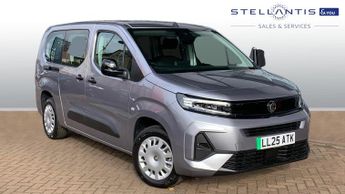 Vauxhall Combo 52kWh Design XL MPV 5dr Electric Auto (7.4kW Charger) (136 ps)