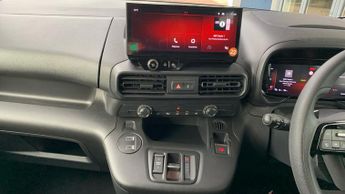 Vauxhall Combo Life Electric 52kWh Design XL MPV 5dr Electric Auto (7.4kW Charger) (136 ps)