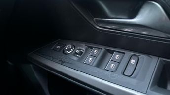 Peugeot 3008 73kWh GT SUV 5dr Electric Auto (210 ps)