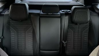 Peugeot 3008 73kWh GT SUV 5dr Electric Auto (210 ps)