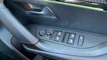 Peugeot 2008 50kWh GT Premium SUV 5dr Electric Auto (136 ps)