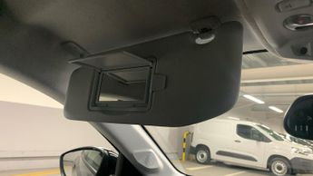 Peugeot 208 1.2 HYBRID Allure Hatchback 5dr Petrol Hybrid e-DSC6 Euro 6 (s/s