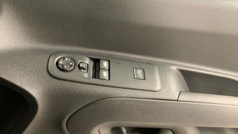Peugeot Partner 800 50kWh Professional Premium + Standard Panel Van Auto SWB 5dr