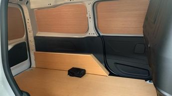 Peugeot Partner 800 50kWh Professional Premium + Standard Panel Van Auto SWB 5dr