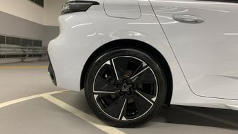 Peugeot 308 54kWh GT Hatchback 5dr Electric Auto (156 ps)
