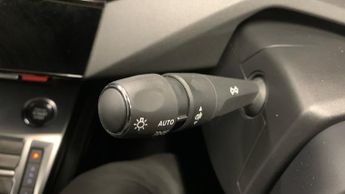 Peugeot 308 54kWh GT Hatchback 5dr Electric Auto (156 ps)