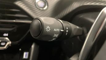 Peugeot 208 1.2 HYBRID Allure Hatchback 5dr Petrol Hybrid e-DSC6 Euro 6 (s/s