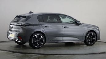 Peugeot 308 54kWh First Edition Hatchback 5dr Electric Auto (156 ps)