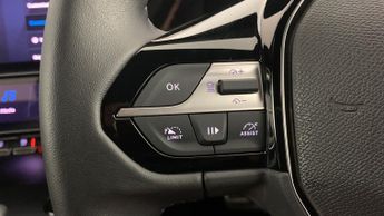 Peugeot 308 54kWh First Edition Hatchback 5dr Electric Auto (156 ps)