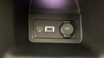 Peugeot 308 54kWh First Edition Hatchback 5dr Electric Auto (156 ps)