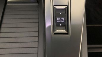 Peugeot 308 54kWh First Edition Hatchback 5dr Electric Auto (156 ps)