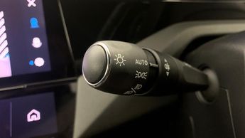 Peugeot 308 54kWh First Edition Hatchback 5dr Electric Auto (156 ps)