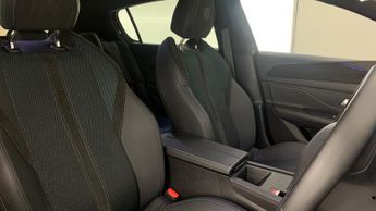 Peugeot 308 54kWh First Edition Hatchback 5dr Electric Auto (156 ps)