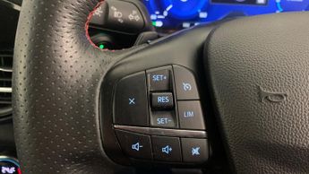 Ford Kuga 1.5 EcoBlue ST-Line SUV 5dr Diesel Auto Euro 6 (s/s) (120 ps)