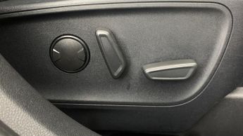 Ford Kuga 1.5 EcoBlue ST-Line SUV 5dr Diesel Auto Euro 6 (s/s) (120 ps)