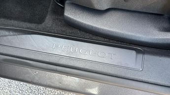 Peugeot 3008 SUV 1.6 13.2kWh Allure Premium SUV 5dr Petrol Plug-in Hybrid e-EAT E