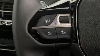 Peugeot 208 50kWh Allure Hatchback 5dr Electric Auto (7.4kW Charger) (136 ps