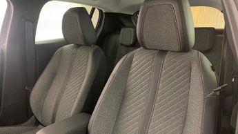 Peugeot 208 50kWh Allure Hatchback 5dr Electric Auto (7.4kW Charger) (136 ps