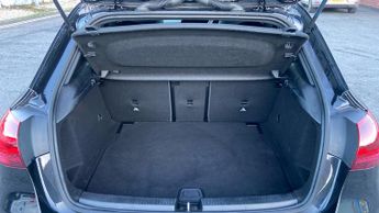 Mercedes-benz A Class 1.3 A200h MHEV AMG Line (Premium Plus) Hatchback 5dr Petrol Hybr