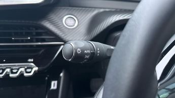 Peugeot 208 1.2 HYBRID Allure Hatchback 5dr Petrol Hybrid e-DSC6 Euro 6 (s/s