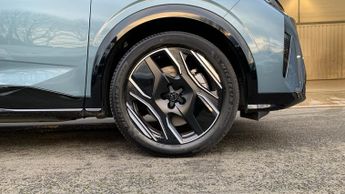 Peugeot 3008 73kWh GT SUV 5dr Electric Auto (210 ps)