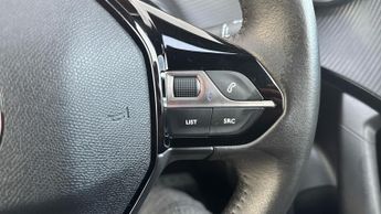 Peugeot 2008 50kWh Allure SUV 5dr Electric Auto (7kW Charger) (136 ps)