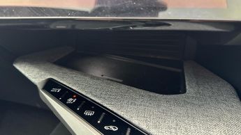 Peugeot 3008 73kWh GT SUV 5dr Electric Auto (210 ps)