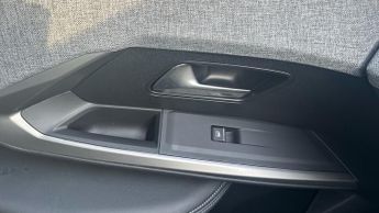 Peugeot 3008 73kWh GT SUV 5dr Electric Auto (210 ps)