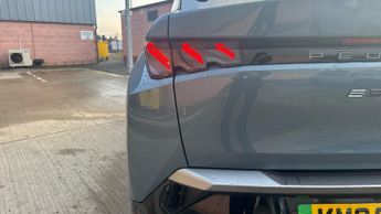 Peugeot 3008 73kWh GT SUV 5dr Electric Auto (210 ps)