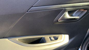 Peugeot 208 1.2 HYBRID Allure Hatchback 5dr Petrol Hybrid e-DSC6 Euro 6 (s/s