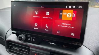 Vauxhall Combo Life Electric 52kWh Design XL MPV 5dr Electric Auto (7.4kW Charger) (136 ps)