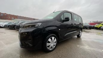 Vauxhall Combo Life Electric 52kWh Design XL MPV 5dr Electric Auto (7.4kW Charger) (136 ps)