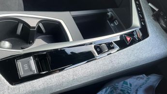 Peugeot 3008 SUV 1.2 HYBRID GT SUV 5dr Petrol Hybrid e-DSC6 Euro 6 (s/s) (136 ps)