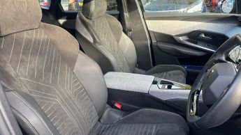 Peugeot 3008 SUV 1.2 HYBRID GT SUV 5dr Petrol Hybrid e-DSC6 Euro 6 (s/s) (136 ps)