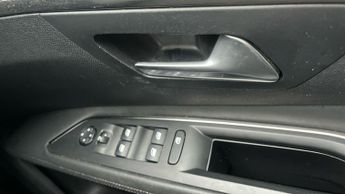 Peugeot 3008 SUV 1.5 BlueHDi Allure SUV 5dr Diesel EAT Euro 6 (s/s) (130 ps)