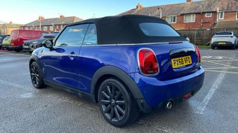 Mini Convertible 1.5 Cooper Convertible 2dr Petrol Steptronic Euro 6 (s/s) (136 p