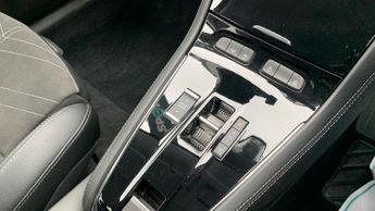 Vauxhall Grandland 1.2 Ultimate SUV 5dr Petrol Hybrid e-DCT Euro 6 (s/s) (136 ps)