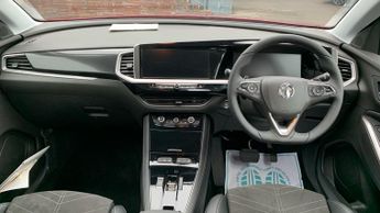Vauxhall Grandland 1.2 Ultimate SUV 5dr Petrol Hybrid e-DCT Euro 6 (s/s) (136 ps)