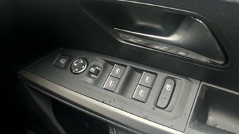 Peugeot 3008 73kWh GT SUV 5dr Electric Auto (210 ps)