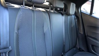 Peugeot 2008 1.2 HYBRID GT SUV 5dr Petrol Hybrid e-DSC6 Euro 6 (s/s) (136 ps)