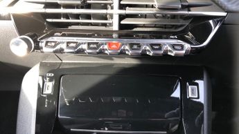 Peugeot 2008 50kWh Allure SUV 5dr Electric Auto (7kW Charger) (136 ps)