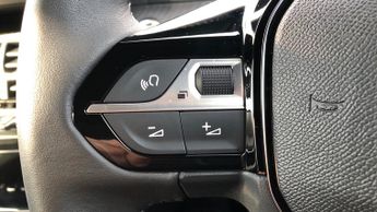 Peugeot 2008 50kWh Allure SUV 5dr Electric Auto (7kW Charger) (136 ps)